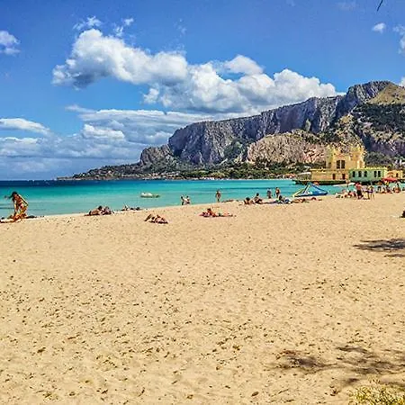 And Private Bathroom Between Mondello Beach And Old Town! Free Park!